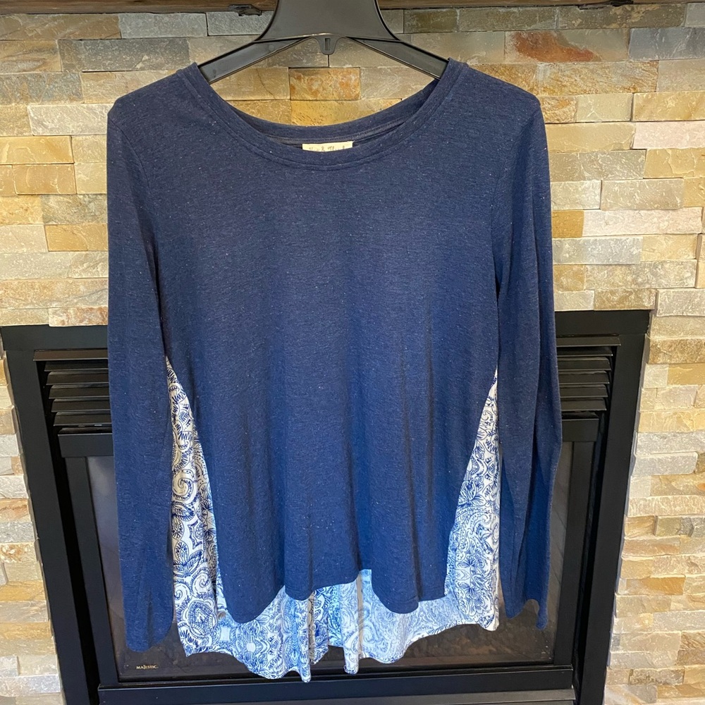 Hem & Thread Long Sleeve Top